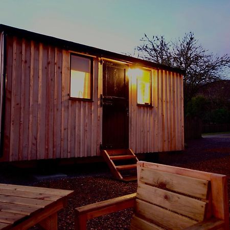 Per Ardua Shepherds Hut Fort William Ngoại thất bức ảnh
