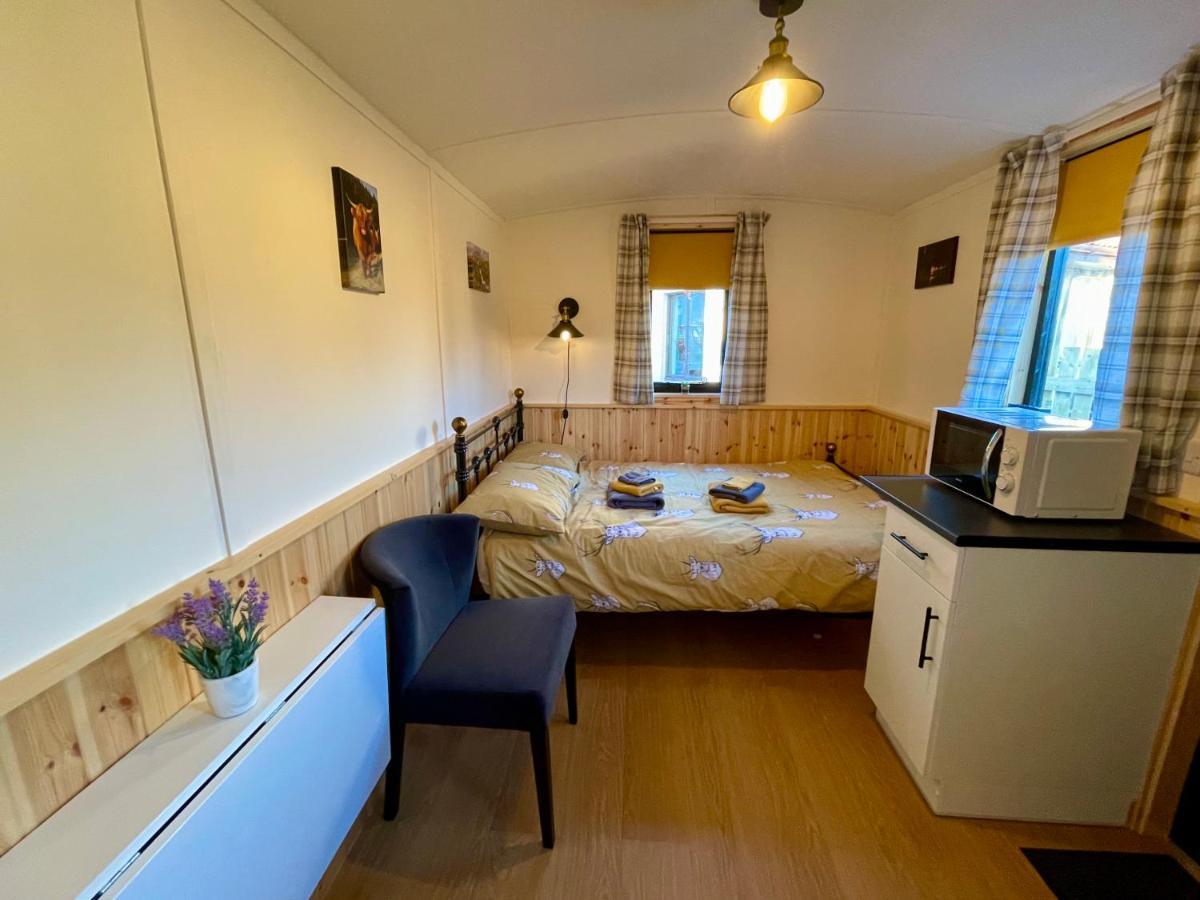 Per Ardua Shepherds Hut Fort William Ngoại thất bức ảnh