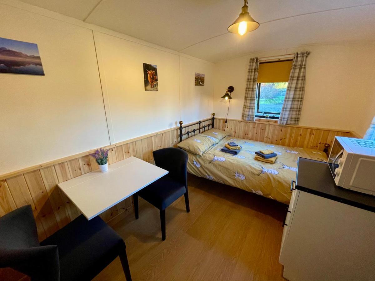 Per Ardua Shepherds Hut Fort William Ngoại thất bức ảnh