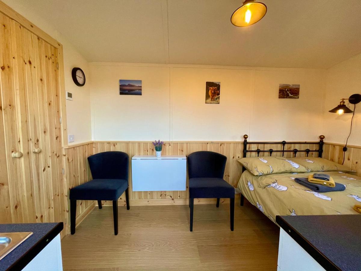 Per Ardua Shepherds Hut Fort William Ngoại thất bức ảnh